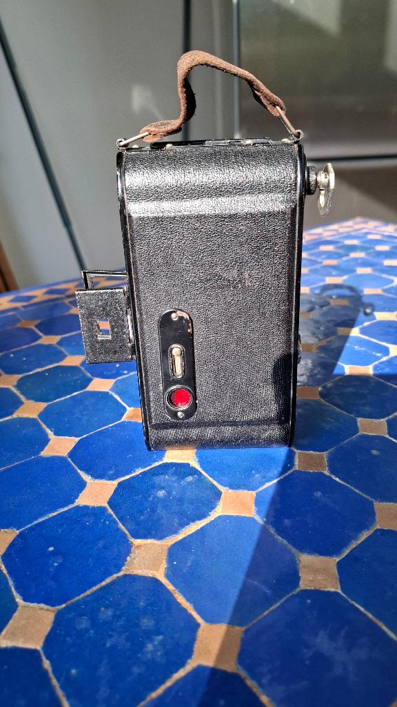Appareil Photo Ancien Kodak Brownie Six-16 – Pliant à Soufflet