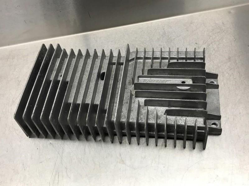 AUDIO VERSTERKER Mazda CX-7 (01-2007/03-2013) (|EG2366920|), Gebruikt, Mazda