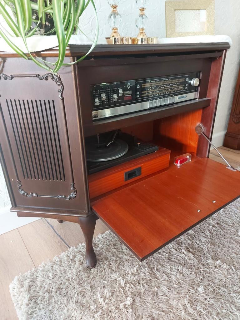 Philips radio én platenspeler.  Bijzettafel, Antiek en Kunst, Ophalen