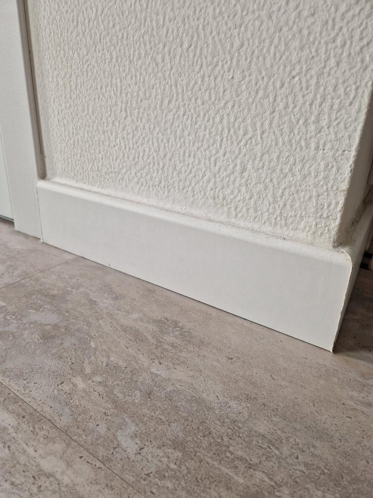 Plinthes à vendre de 9,5 cm de haut, 200 à 250 cm, Enlèvement, Plinthes, Neuf