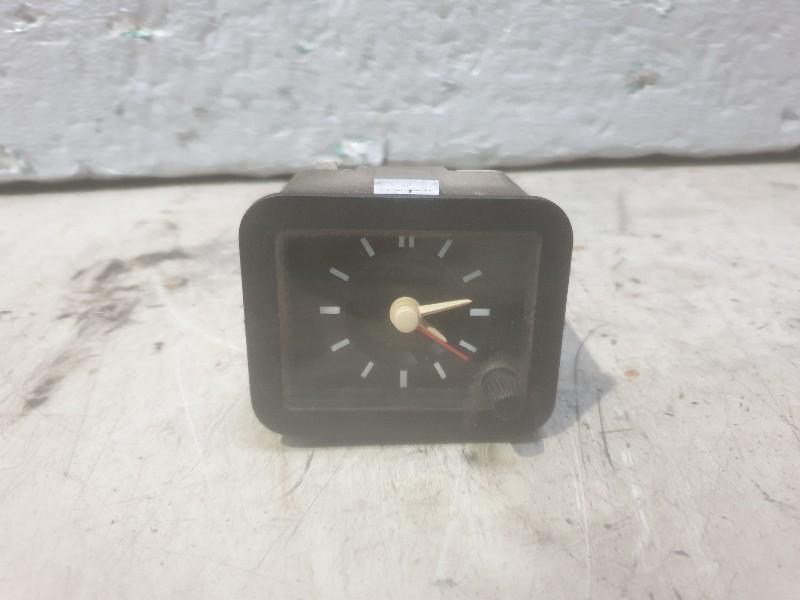 KLOK Ford Sierra I (01-1982/02-1987) (83bbp-15000-b2b), Auto-onderdelen, Overige Auto-onderdelen, Ford, Gebruikt