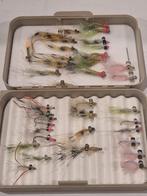 Zeeforel , zeebaars ,  schrimp fly vliegen in doos , 39 stuk, Ophalen of Verzenden, Zo goed als nieuw