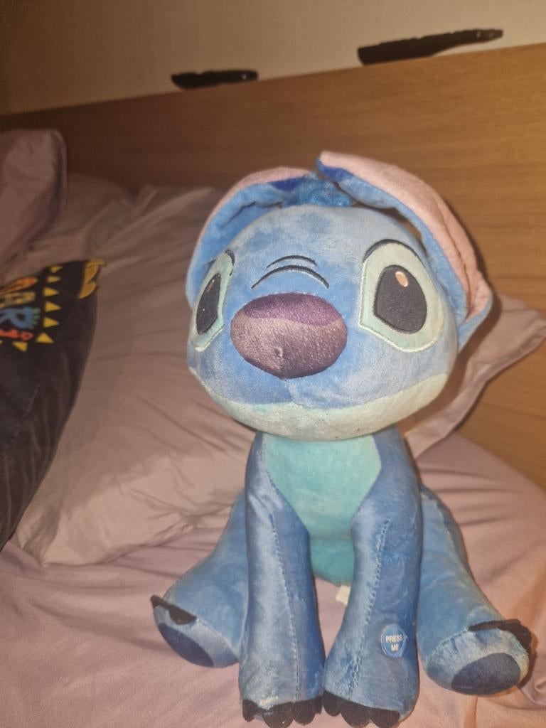 Stitch qui parle, Enfants & Bébés, Jouets | Peluches, Bleu, Disney, Comme neuf, Enlèvement