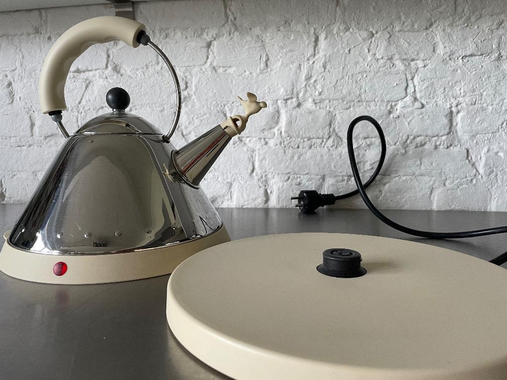 alessi fluitketel elektrisch, Electroménager, Bouilloires, Comme neuf, 1 à 2 litres, Enlèvement