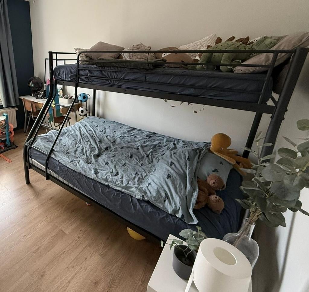 Stapelbed, 90x200 + 140x200, Ophalen, 140 cm, Zo goed als nieuw, 200 cm