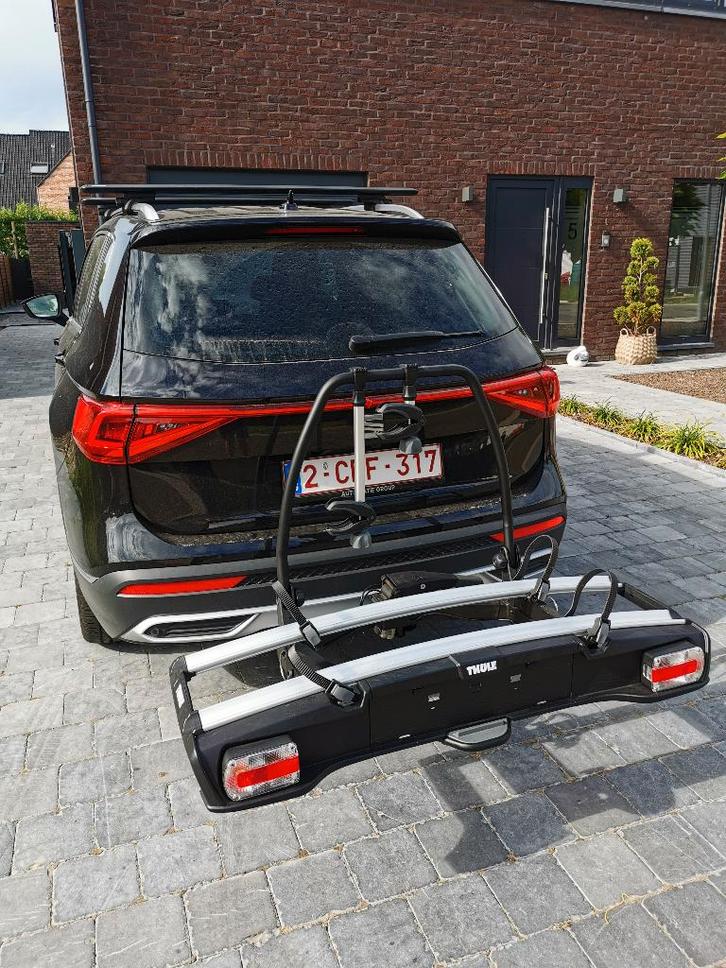 À LOUER : Thule porte-vélos et/ou coffre de toit, Autos : Divers, Porte-vélos, Comme neuf, Support d'attelage, 3 vélos ou plus