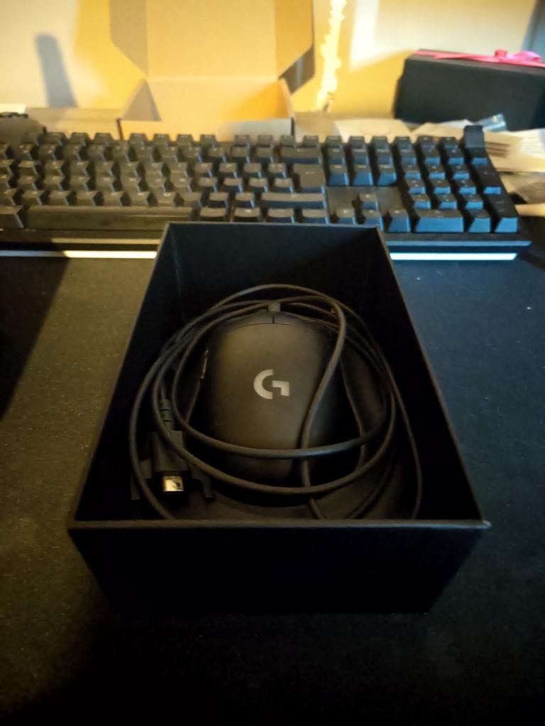 Logitech G 910-005273, Ophalen of Verzenden, Draadloos, Muis, Logitech G
