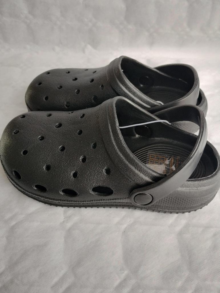 Sabots enfant 29 neufs, légers et doux, noirs, Enfants & Bébés, Neuf, Garçon ou Fille, Enlèvement ou Envoi, Merkloos