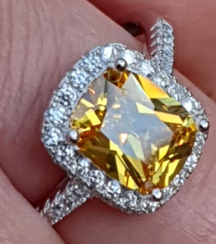 Prachtige oude Ring., Verzamelen, Winkelwagenmuntjes, Verzenden