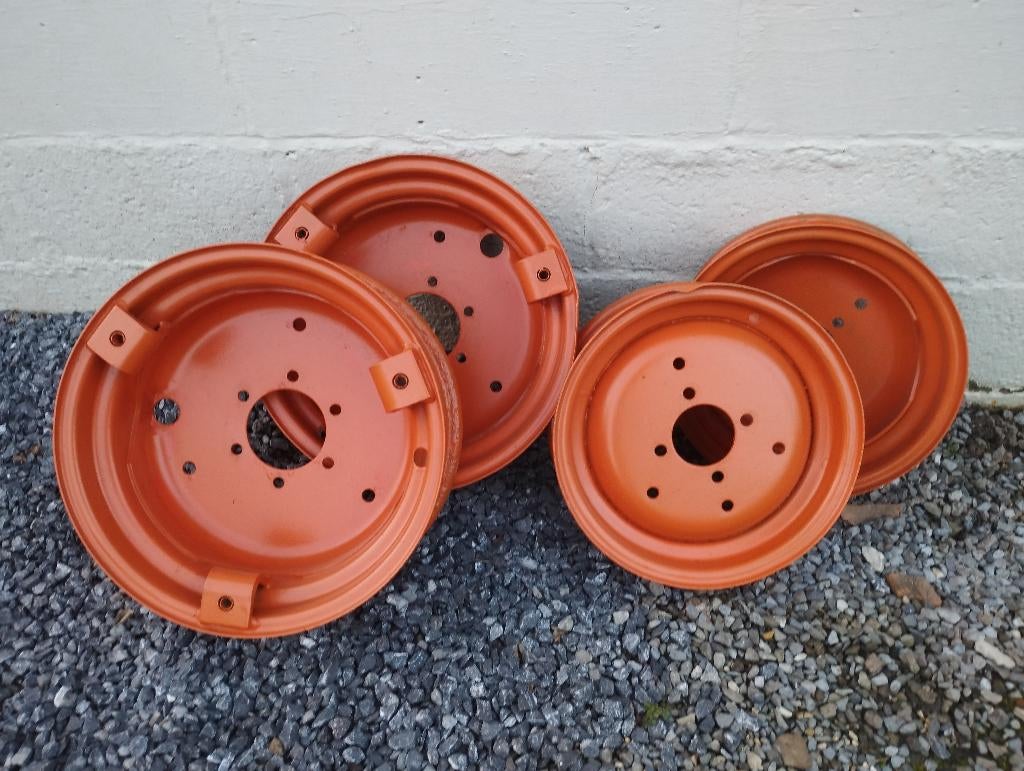 Kubota B6000 Wielen - Set, Zakelijke goederen, Landbouw | Onderdelen | Banden, Velgen en Assen, Ophalen