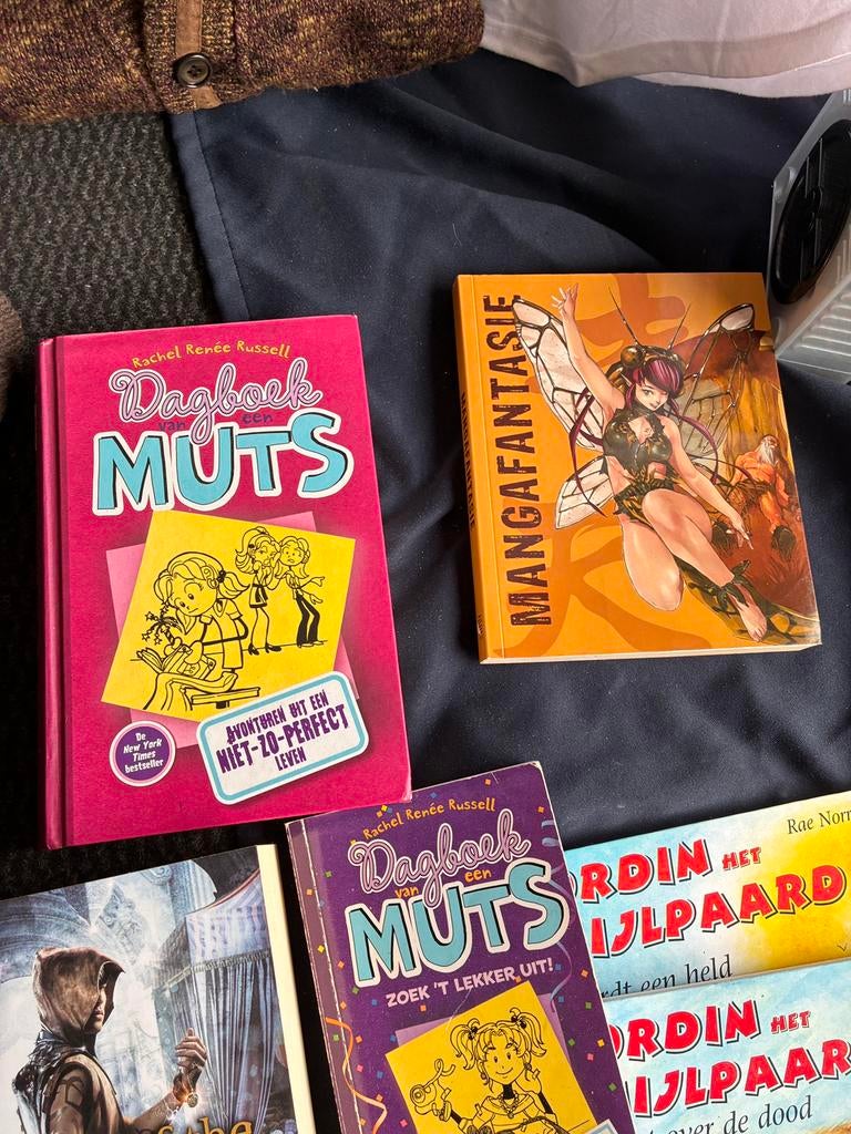 Boeken muts en damsel  enz, Boeken, Humor, Ophalen of Verzenden, Zo goed als nieuw