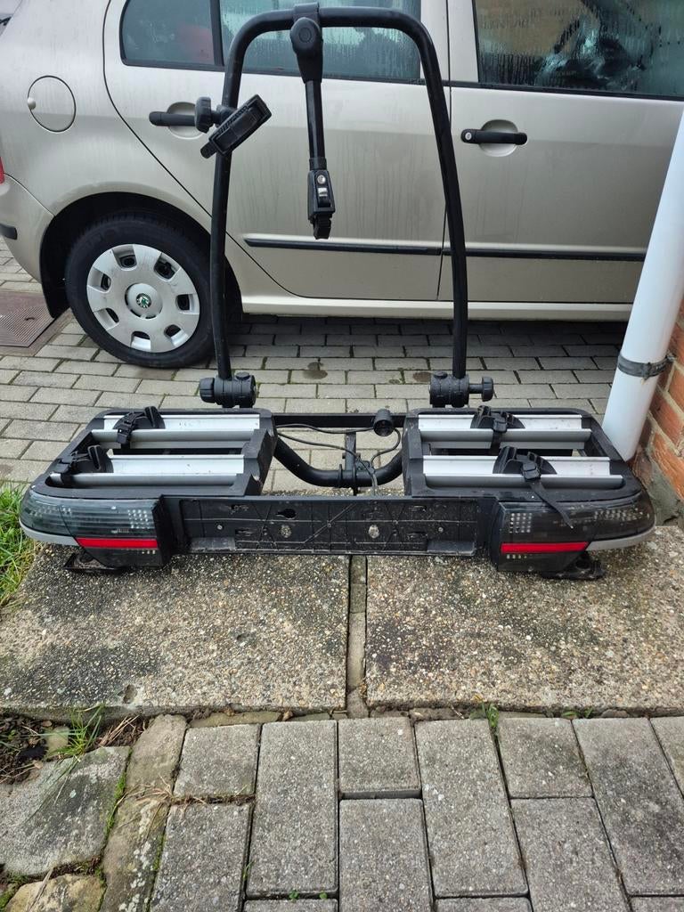 Origineel BMW fietsenrek, Auto diversen, Fietsendragers, Ophalen, Elektrische fiets, Zo goed als nieuw, 2 fietsen