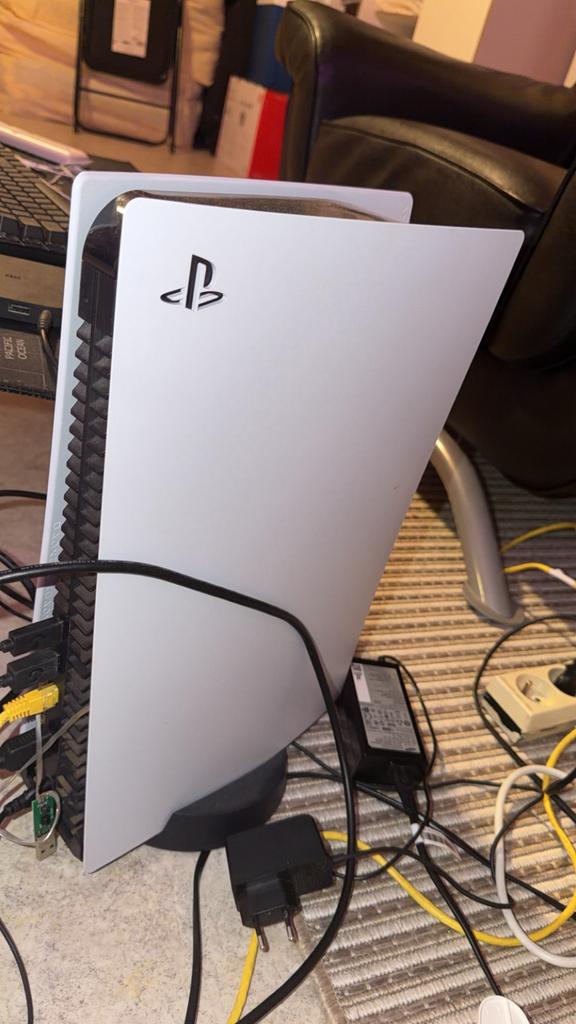 Ps5 te koop met logitech muis /keyboard + fc24 er bij gratis, Ophalen, Zo goed als nieuw