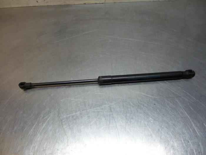 Gasdemper Motorkap links van een Volkswagen Caddy (Caddy 04-, Auto-onderdelen, Carrosserie, Volkswagen, Gebruikt, 3 maanden garantie