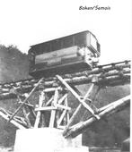 Lot de 2 reproductions Tram suspendu+train sur pont en bois, Ophalen of Verzenden, Nieuw