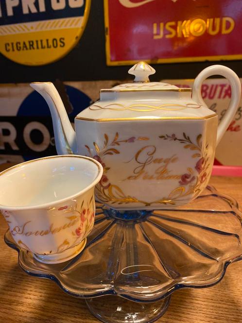 ‘gelegenheidsservies’  handbeschilderd goud met bloemen, Huis en Inrichting, Keuken | Servies, Zo goed als nieuw, Porselein, Ophalen of Verzenden