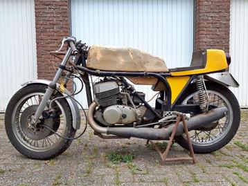 Racer Norton Dominator featherbed frame Suzuki t500 blok