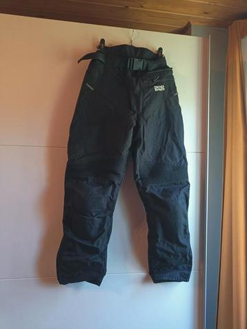 Goretex regenbroek beschikbaar voor biedingen