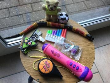 SET VAN VERSCHILLENDE SPELLETJES-ACCESSOIRES VOOR 2 EURO beschikbaar voor biedingen