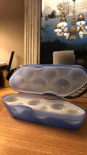 Boîte à œufs Tupperware bleue parfait état jamais employée