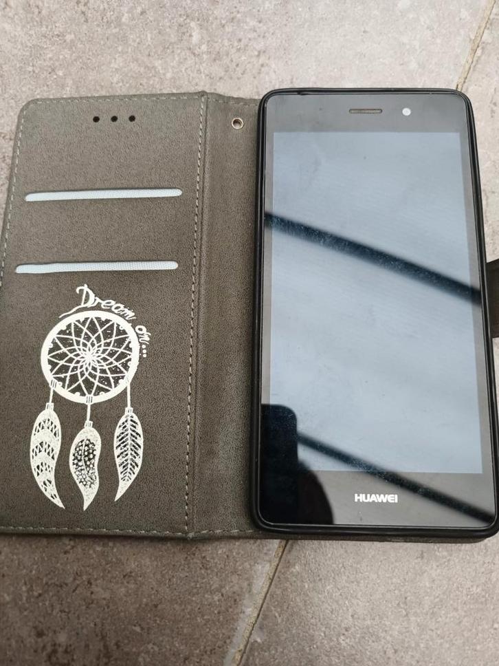 Smartphone Huawei P8 lite met hoesje, Telecommunicatie, Mobiele telefoons | Huawei, Gebruikt, Touchscreen, Android OS, 10 megapixel of meer