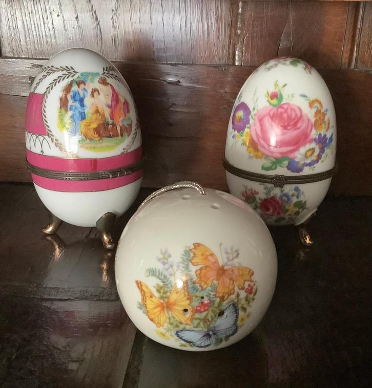 Eieren + geur doosje in porcelein, Antiek en Kunst, Antiek | Keramiek en Aardewerk, Ophalen of Verzenden