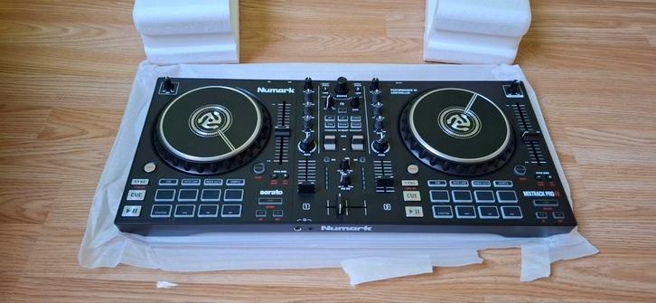 Numark Mixtrack Pro FX mengpaneel, Musique & Instruments, DJ sets & Platines, Comme neuf, Numark, Enlèvement
