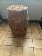 Rieten mand met deksel, Huis en Inrichting, Woonaccessoires | Schalen en Manden, Ophalen, Gebruikt, Mand