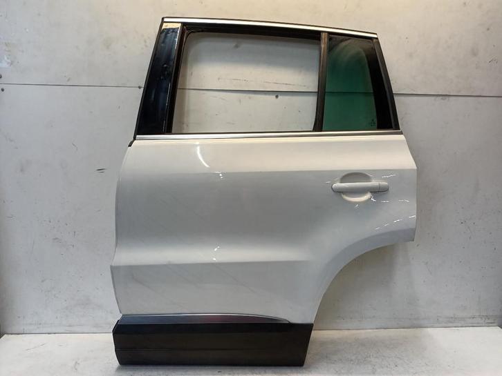PORTIER LINKS ACHTER Volkswagen Tiguan (5N1 / 2), Auto-onderdelen, Carrosserie, Deur, Volkswagen, Achter, Links, Gebruikt