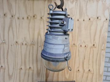 Zeer mooie bunker lamp/ explosieve vrije lamp Hoog Ca 60 cm  beschikbaar voor biedingen