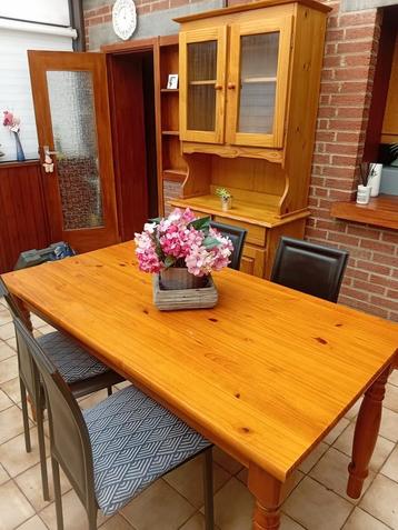 Tafel + 4 stoelen met kussen + meubel 2 elementen  beschikbaar voor biedingen