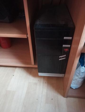 Computer met gratis scherm. beschikbaar voor biedingen