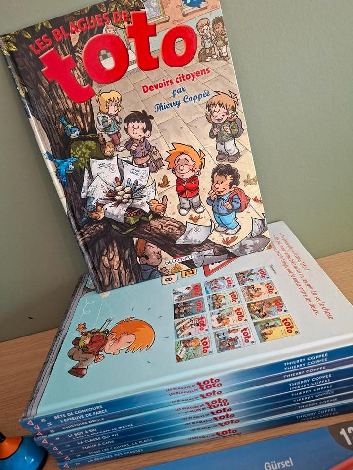 Zeer grote partij strips, in zeer goede staat. De namen staa, Boeken, Stripverhalen, Zo goed als nieuw, Ophalen of Verzenden