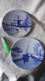 Delfts porselein, 2 verschillende setjes borden, Antiek en Kunst, Ophalen of Verzenden