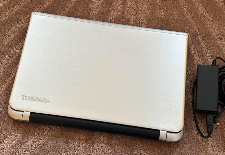 Mooie 15.6”Toshiba/AMD A10-quad core/12gb ram/256gb ssd/, Computers en Software, Windows Laptops, Zo goed als nieuw, SSD, Ophalen