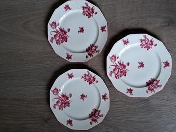 3 anciennes assiettes en porcelaine de Limoges  beschikbaar voor biedingen