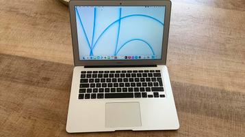 Apple MacBook Air 2017 8gb RAM 128gb SSD beschikbaar voor biedingen