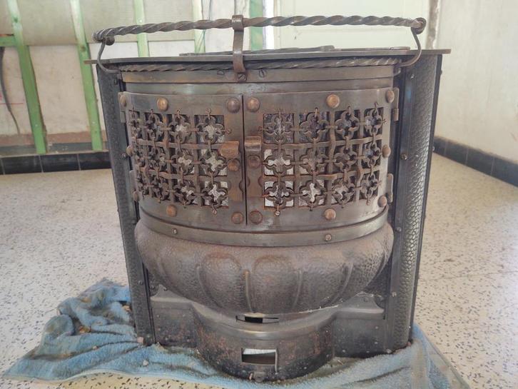 kolenkachel (hout), Huis en Inrichting, Overige Huis en Inrichting, Zo goed als nieuw, Ophalen