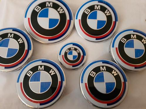 Bmw 50 jaar emblemen set van 7x logo's f10 f30 f15 g30 g20, Auto-onderdelen, Klein materiaal, BMW, Nieuw, Ophalen of Verzenden
