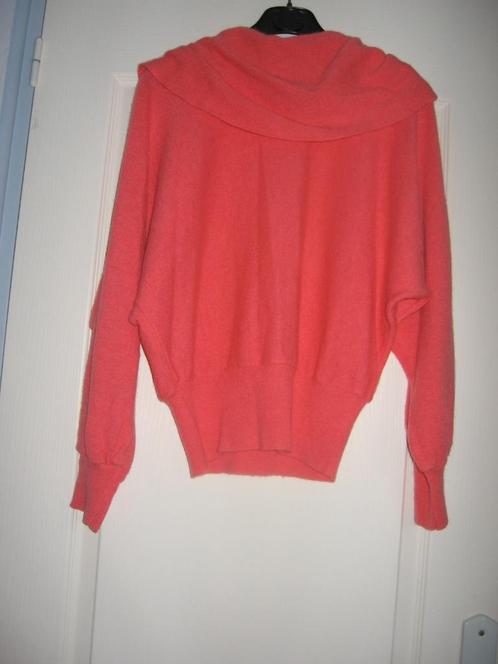 Zalmroze sweater met gedrapeerde kraag en wijde mouwen. Wol:, Kleding | Dames, Truien en Vesten, Zo goed als nieuw, Maat 38/40 (M)