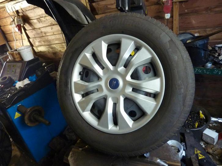 Winterbanden 225/65/17 voor Ford Kuga, Auto-onderdelen, Banden en Velgen, Banden en Velgen, Winterbanden, 17 inch, 225 mm, Personenwagen