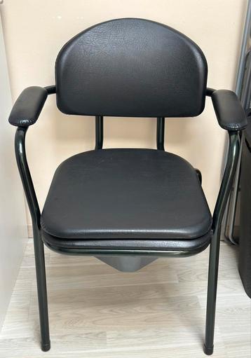 Toiletstoel beschikbaar voor biedingen
