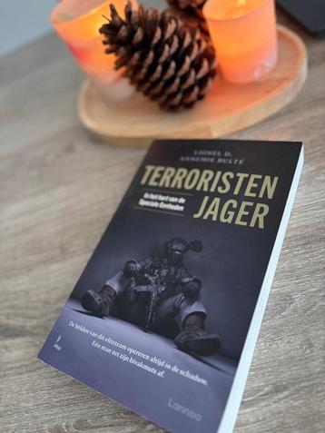 boek De Terroristenjager. beschikbaar voor biedingen