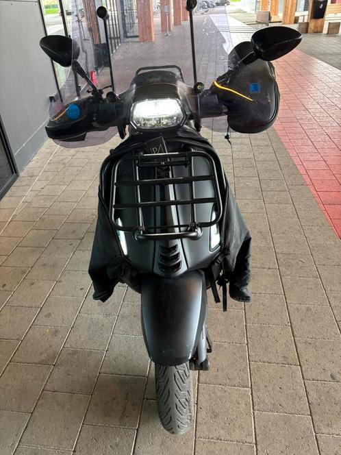 Vespa sprint notte full option, Fietsen en Brommers, Scooters | Vespa, Zo goed als nieuw, Overige modellen, Klasse A (25 km/u)