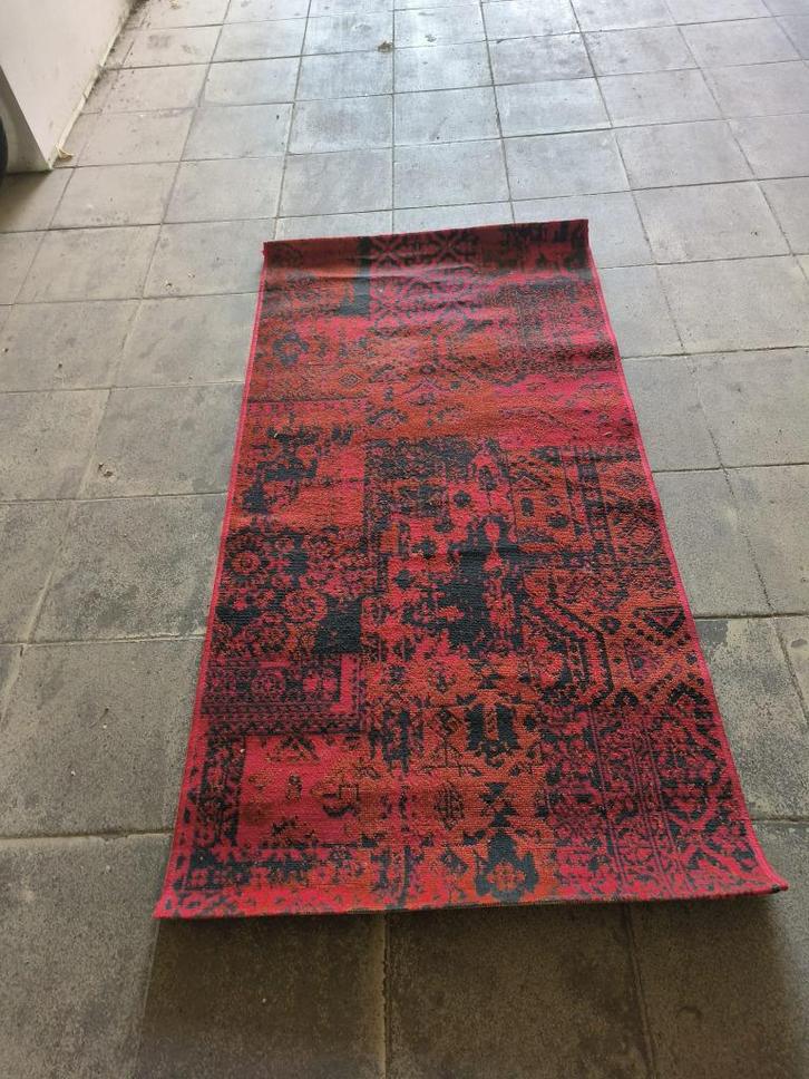 Rood tapijtje (150cm op 80cm), Huis en Inrichting, Stoffering | Tapijten en Vloerkleden, Gebruikt, 50 tot 100 cm, 150 tot 200 cm