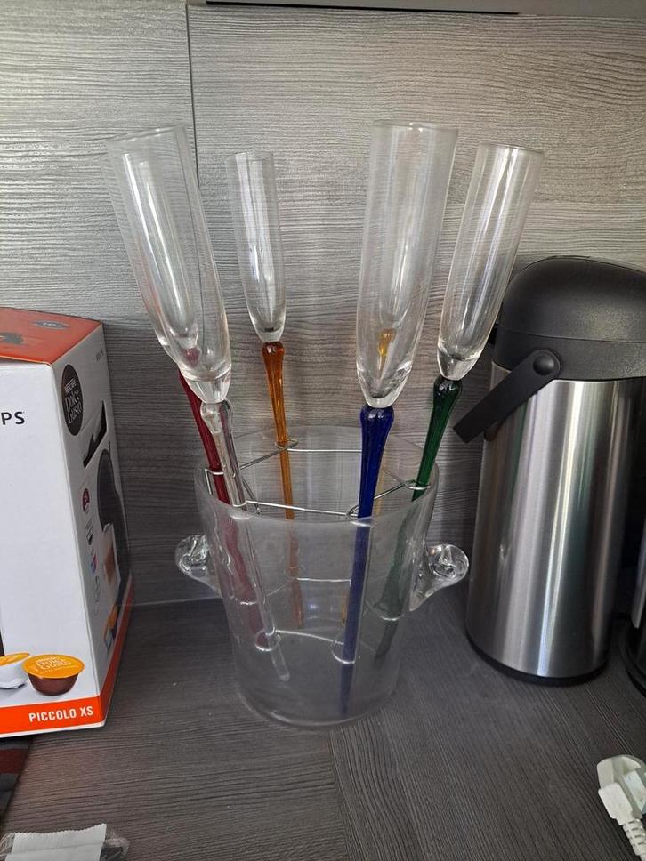 Gekleurde champagneglazen zonder voet in ijsemmer, Huis en Inrichting, Keuken | Servies, Nieuw, Overige typen, Ophalen of Verzenden