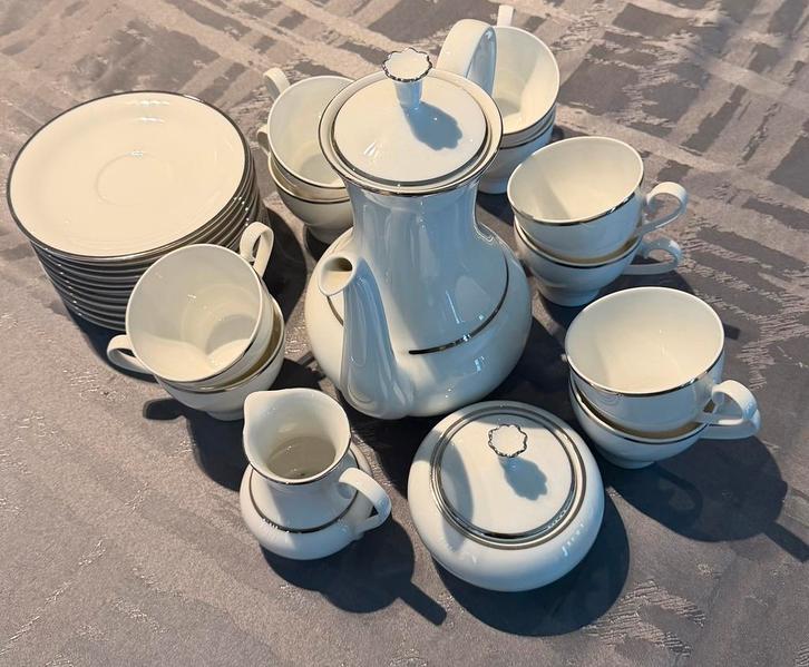Bavaria Johann Seltmann porseleinen servies 65-delig zilver, Huis en Inrichting, Keuken | Servies, Bord(en), Ophalen