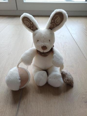 NIEUW rammelaar / knuffel konijn beschikbaar voor biedingen