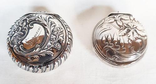 Paar pillendoosjes Art Nouveau zilver., Antiek en Kunst, Antiek | Zilver en Goud, Zilver, Ophalen of Verzenden