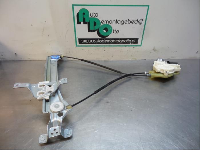 Mécanique vitre 4portes arrière gauche d'un Renault Megane, Autos : Pièces & Accessoires, Vitres & Accessoires, Renault, Utilisé